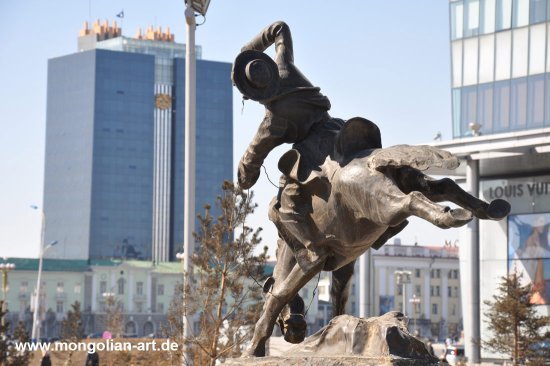 331-355_skulptur_ulaanbaatar.jpg.medium.jpeg